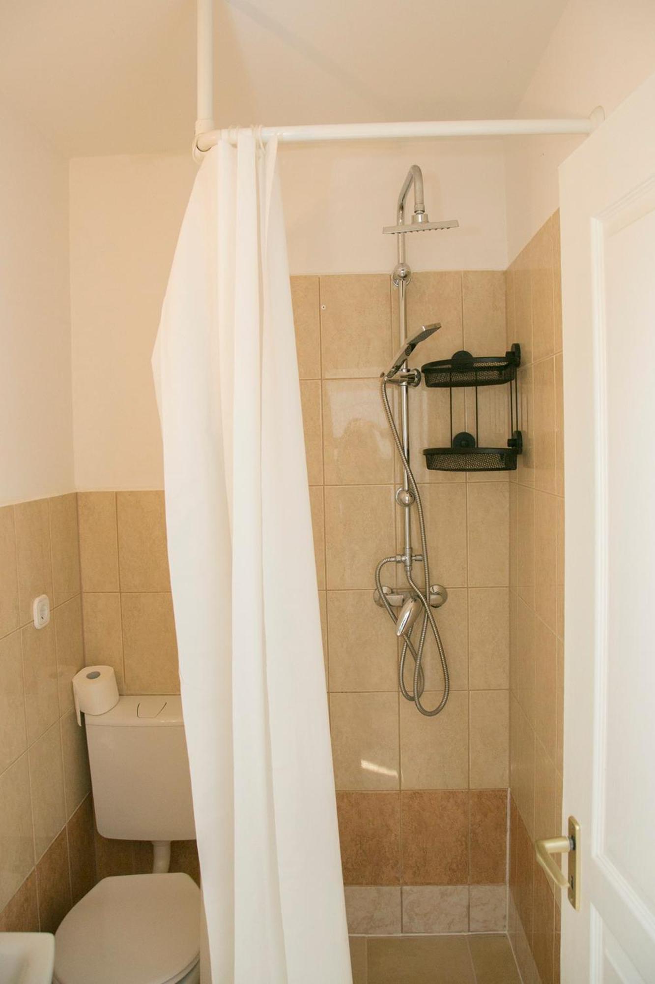 Guens Vendeghaz Hotell Szigliget Rum bild